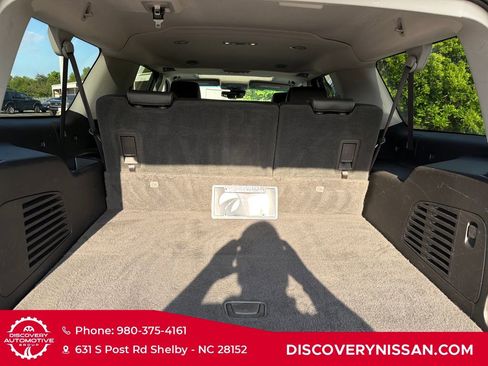 Used 2017 Chevrolet Suburban LT AWD/4WD image 36
