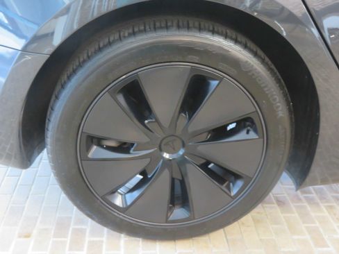 Used 2024 Tesla Model 3 Long Range RWD image 9