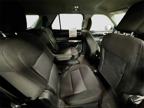 Used 2022 Ford Explorer XLT image 28
