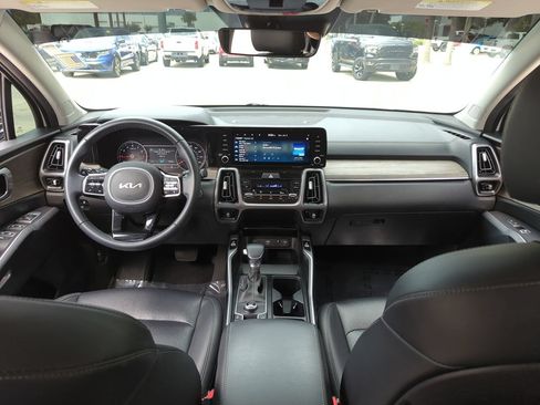 Used 2023 Kia Sorento EX w/ Panoramic Sunroof Package FWD image 21