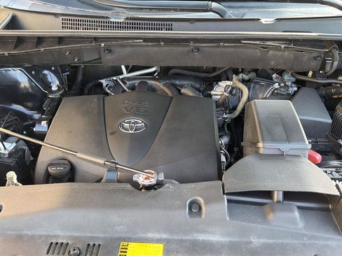Used 2017 Toyota Highlander XLE FWD image 37