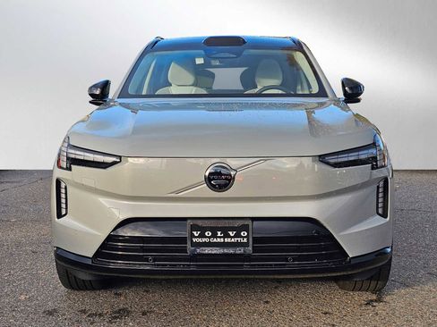 New 2025 Volvo EX90 Plus image 2