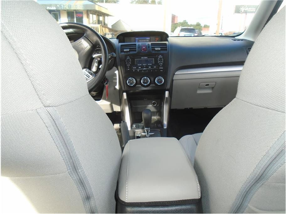 Used 2015 Subaru Forester 2.5i Premium w/ All-Weather Package AWD/4WD image 17