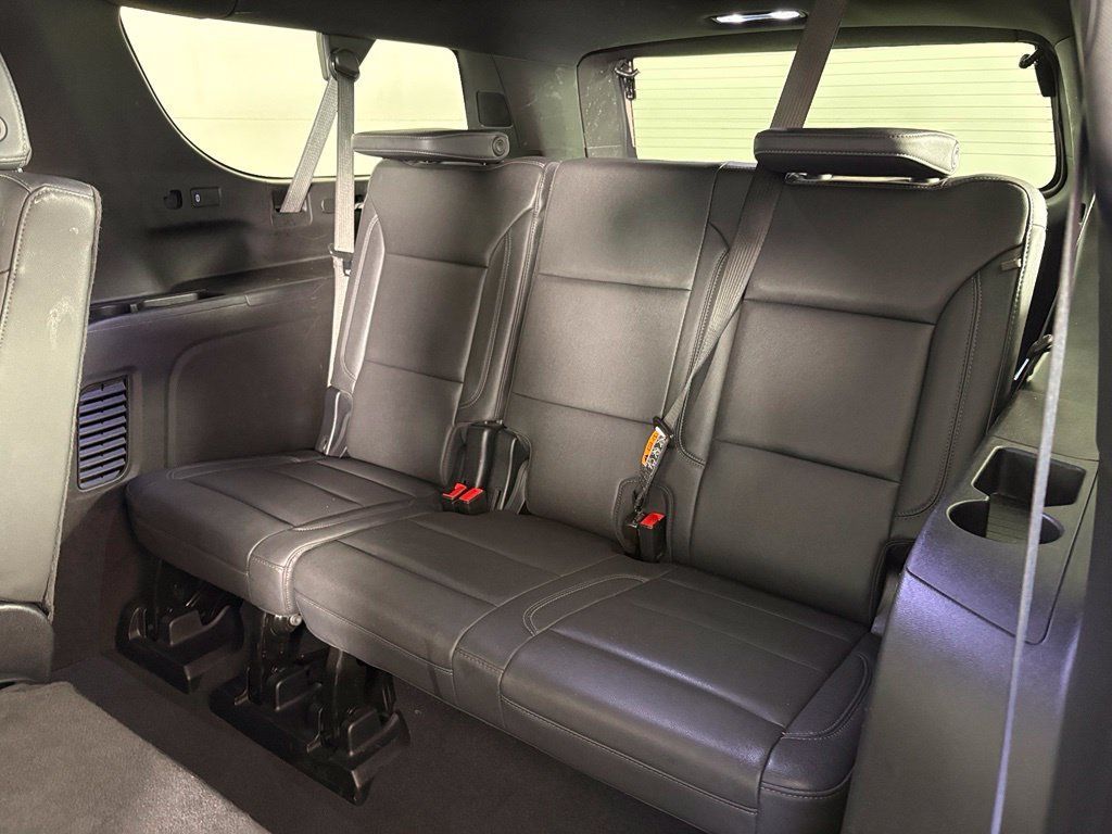 Used 2025 Chevrolet Suburban Z71 AWD/4WD image 37