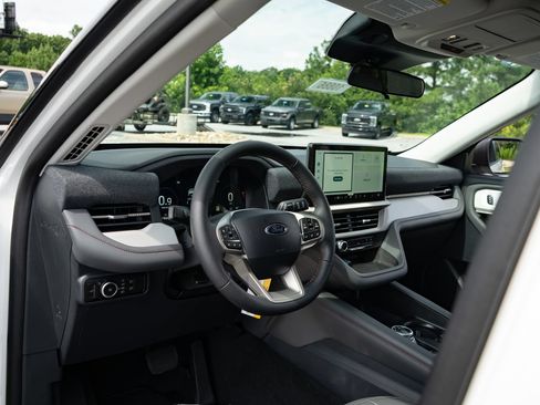 New 2026 Ford Explorer Active w/ Active Comfort Package RWD image 13