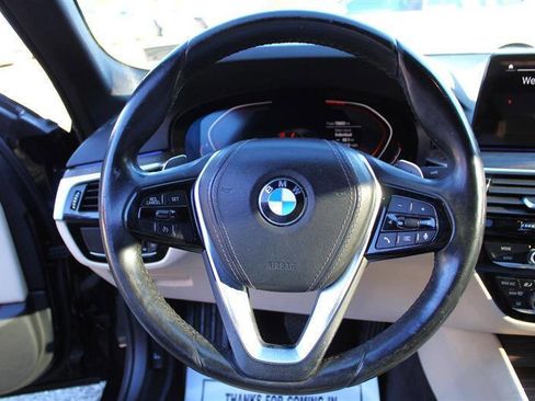 Used 2020 BMW 530i w/ Convenience Package image 16