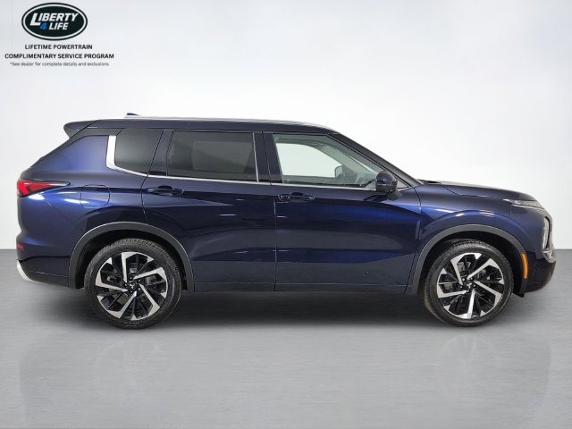 Used 2024 Mitsubishi Outlander SEL AWD/4WD image 2