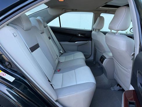 Used 2014 Toyota Camry XLE w/ Leather Package image 20