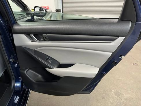 Used 2019 Honda Accord EX image 16