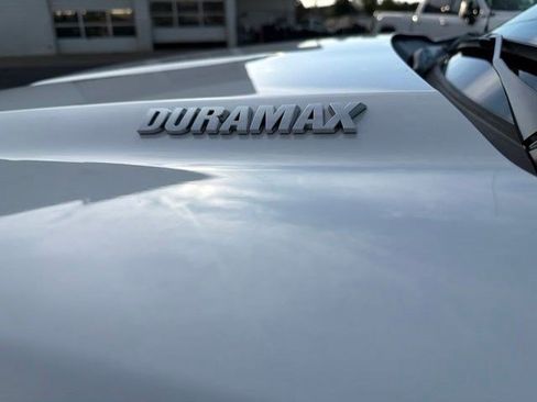 Used 2023 Chevrolet Silverado 1500 High Country w/ Technology Package AWD/4WD image 10