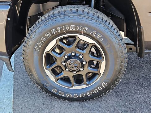 Used 2026 RAM 2500 Laramie AWD/4WD image 7