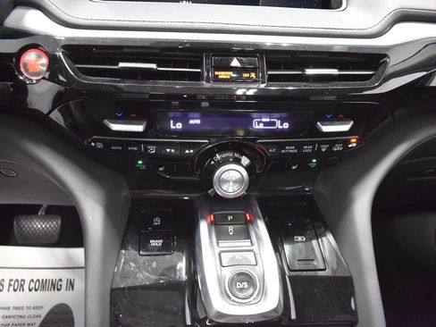 Used 2023 Acura MDX SH-AWD image 21