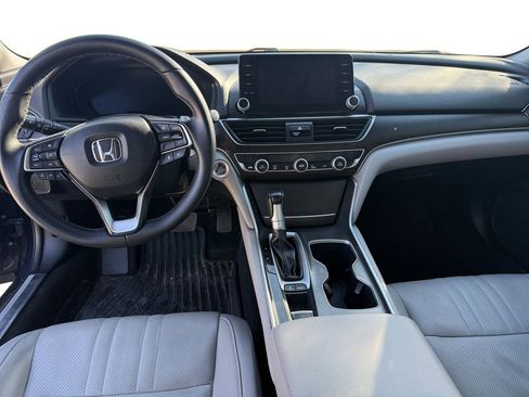 Used 2018 Honda Accord Touring image 10