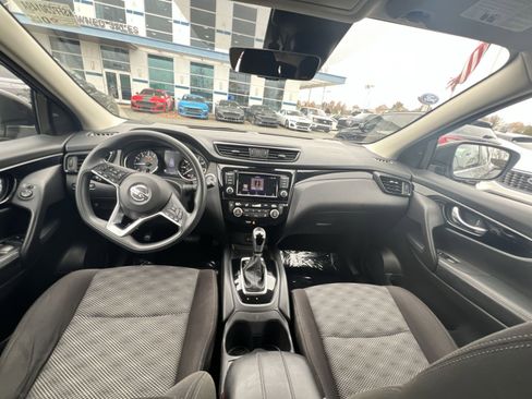 Used 2019 Nissan Rogue Sport SV image 23