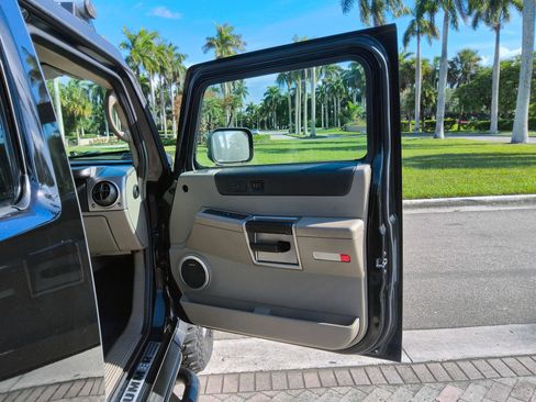 Used 2003 HUMMER H2 w/ Preferred Equipment Group AWD/4WD image 33