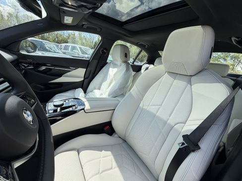 New 2026 BMW 530i xDrive w/ Premium Package AWD/4WD image 8