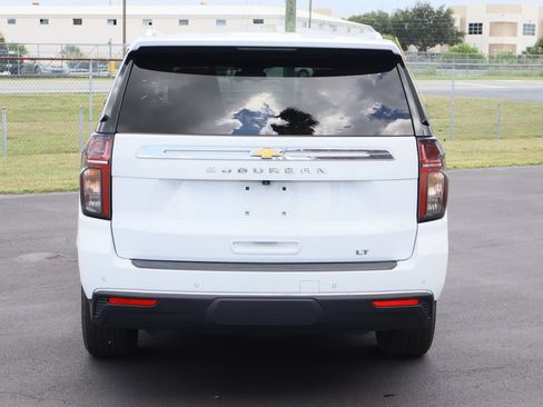 Used 2024 Chevrolet Suburban LT RWD image 8