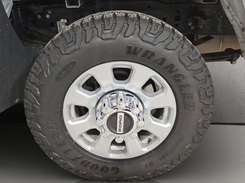 Certified 2024 Ford F250 XLT AWD/4WD image 25