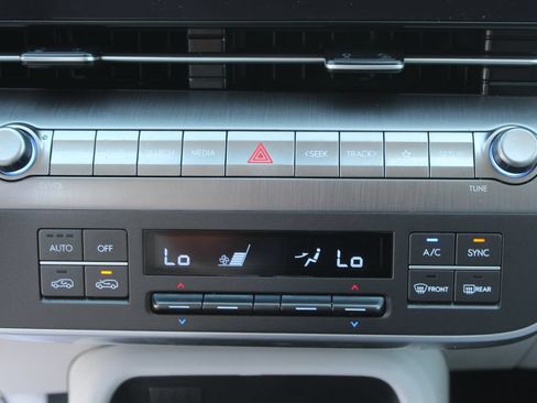 Used 2024 Hyundai Kona SEL FWD image 22