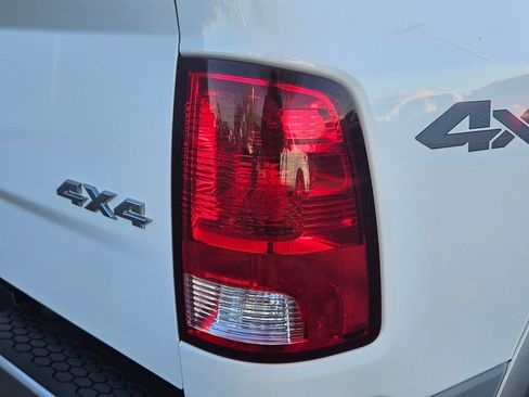 Used 2018 RAM 1500 SLT image 11