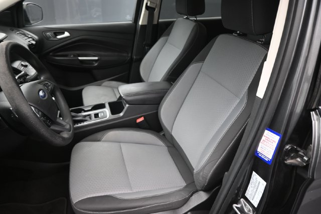 Used 2017 Ford Escape SE w/ Equipment Group 201A FWD image 19