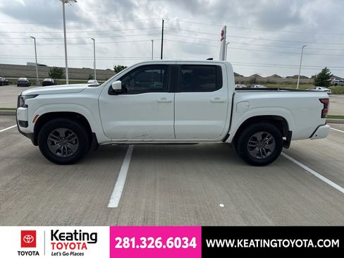 Used 2025 Nissan Frontier SV RWD image 4