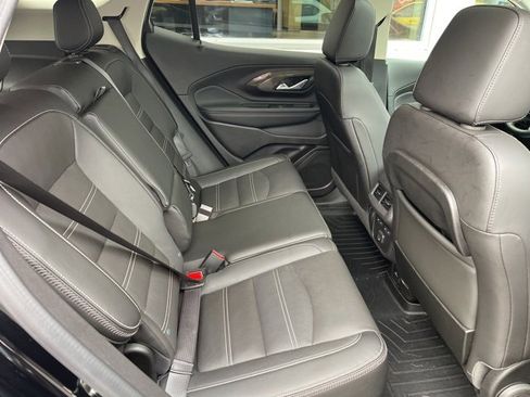 Used 2024 GMC Terrain Denali w/ Black Diamond Edition image 9