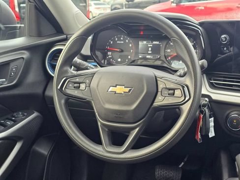 Used 2024 Chevrolet Trax LS w/ Driver Confidence Package FWD image 31