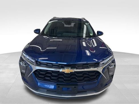 Used 2024 Chevrolet Trax LT w/ Driver Confidence Package FWD image 5