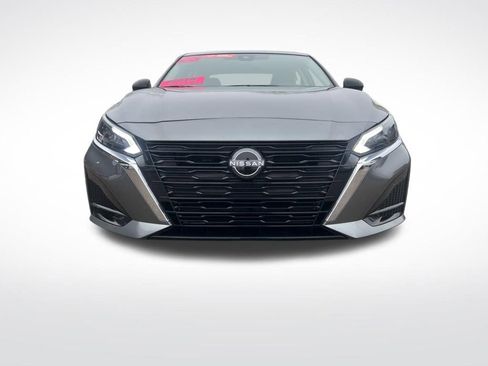 Certified 2025 Nissan Altima 2.5 SV image 2