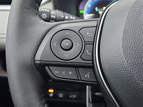 New 2025 Toyota RAV4 Limited image 18