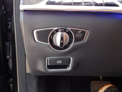 Used 2020 Mercedes-Benz S 560 4MATIC Sedan image 29