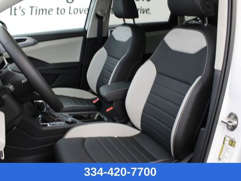 New 2026 Volkswagen Taos SEL image 14