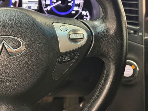 Used 2016 INFINITI QX70 2WD image 28