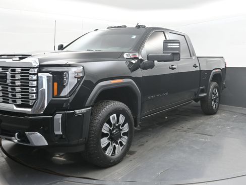 Used 2024 GMC Sierra 2500 Denali w/ Denali Reserve Package AWD/4WD image 5