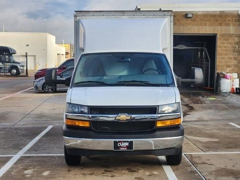 Used 2025 Chevrolet Express 3500 w/ Power Convenience Package image 9