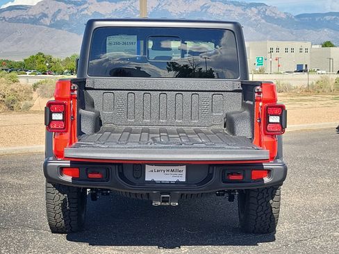 New 2025 Jeep Gladiator Rubicon w/ Convenience Group image 31