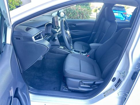 Used 2025 Toyota Corolla LE image 27