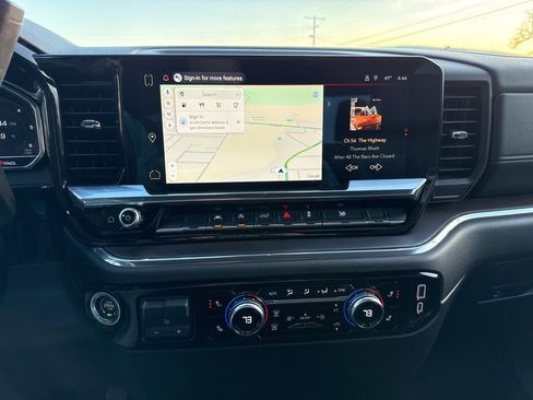 Used 2025 GMC Sierra 1500 SLT image 16