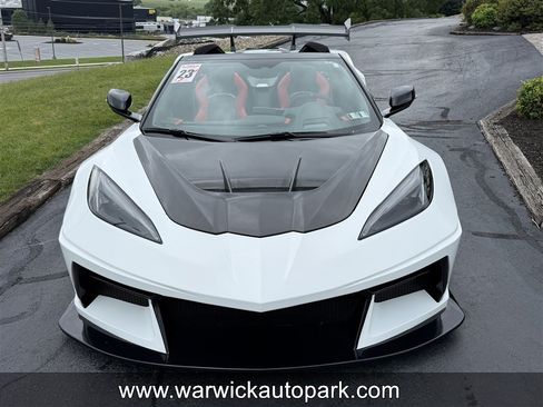 Used 2023 Chevrolet Corvette Stingray Preferred Conv w/ Z51 Performance Package RWD image 3