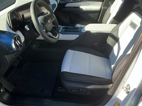 New 2026 Chevrolet Equinox EV LT image 13