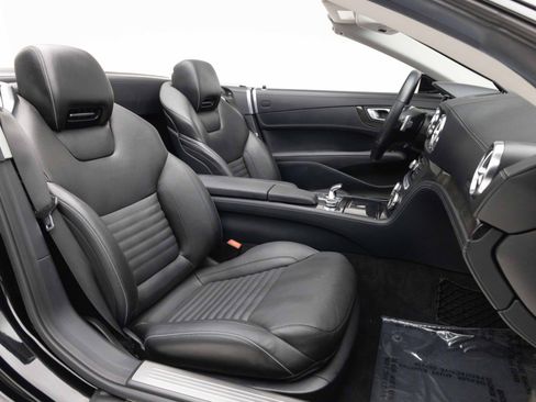 Used 2014 Mercedes-Benz SL 550 image 4