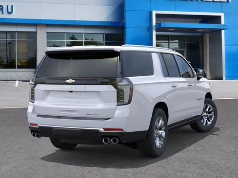 New 2026 Chevrolet Suburban Premier AWD/4WD image 4