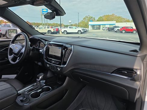 Certified 2023 Chevrolet Traverse High Country w/ LPO, Floor Liner Package image 30