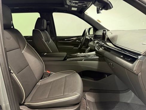 Used 2024 Cadillac Escalade Sport w/ LPO, ONYX Package image 33