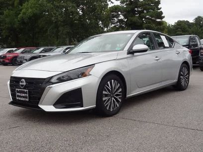 Used 2023 Nissan Altima 2.5 SV