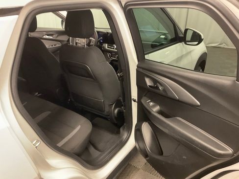 Used 2025 Chevrolet TrailBlazer LT image 28