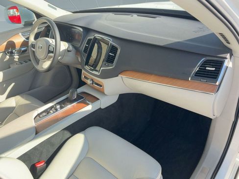 Certified 2021 Volvo XC90 T8 Inscription Expression w/ Climate Package image 31