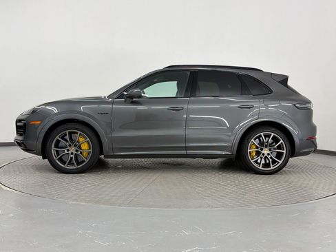 Used 2020 Porsche Cayenne Turbo S AWD/4WD image 2