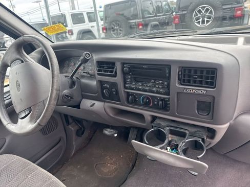 Used 2001 Ford Excursion XLT image 5